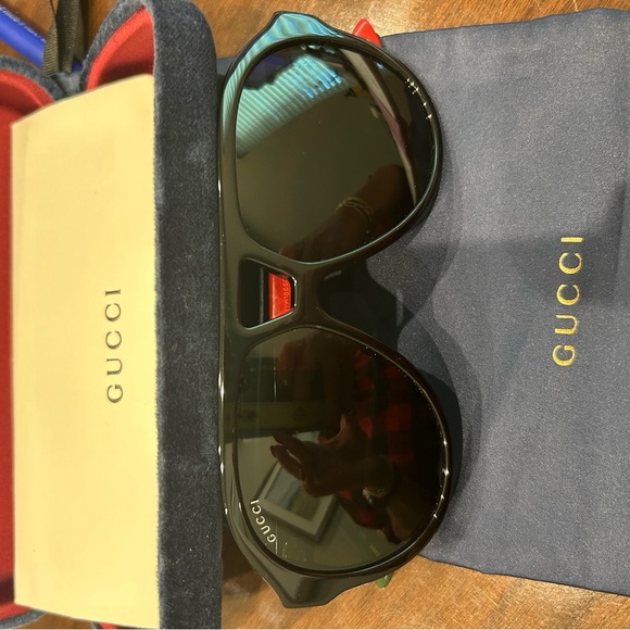 Authentic Gucci sunglasses - Picture 2 of 4